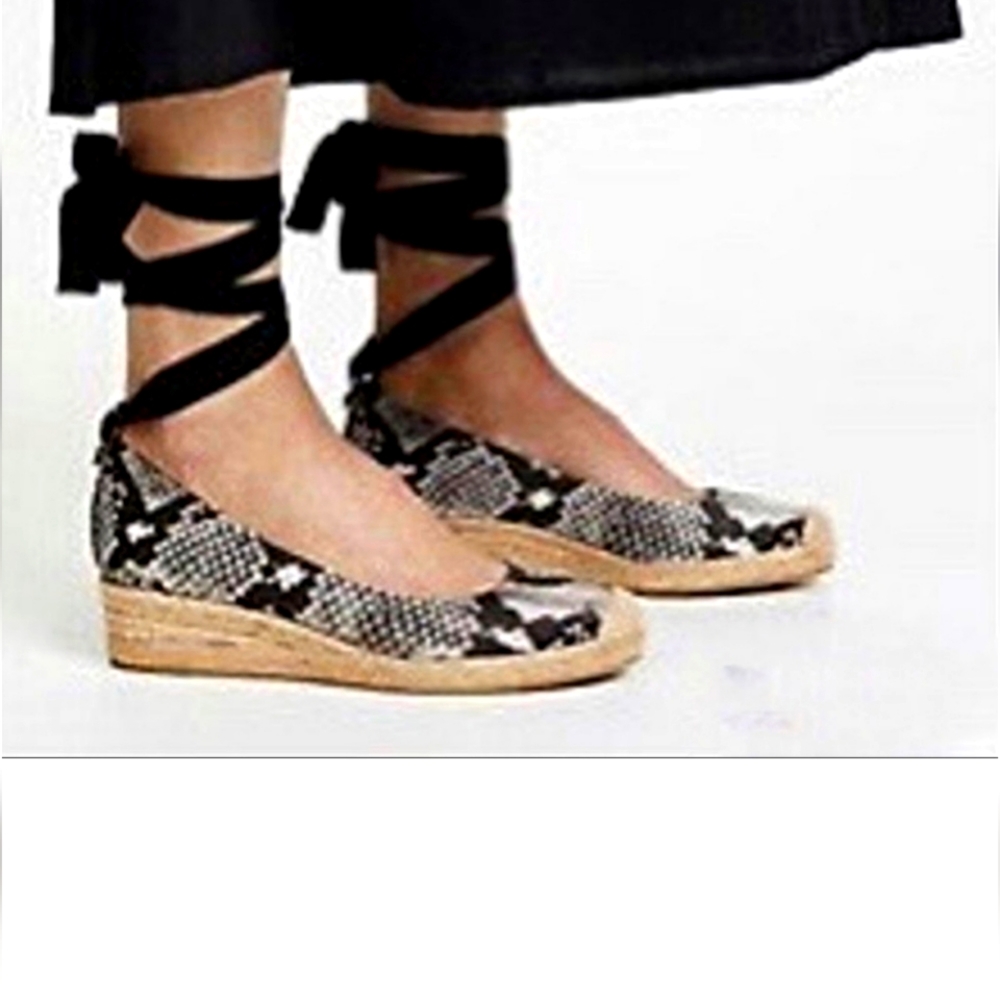 Tory Burch Satin Wedge Size 5